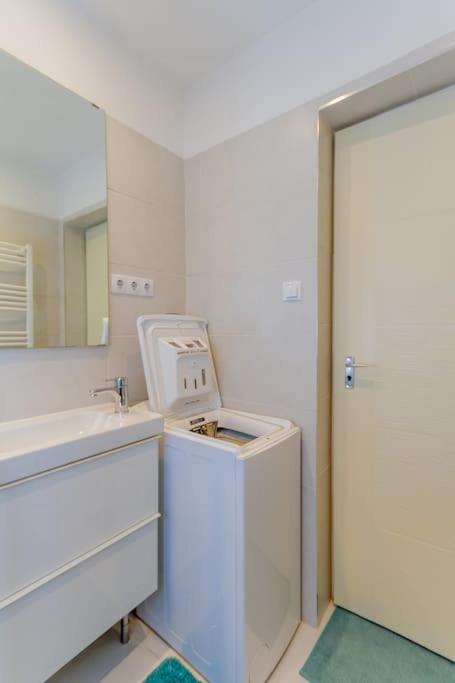 Cozy Nest By The Andrassy Avenue Apartment Budapest Bagian luar foto